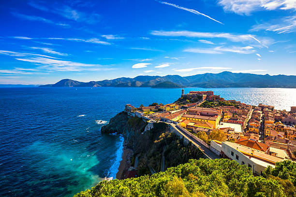 île d'elbe, portoferraio vue aérienne. phare et fort. tusc - italy nobody mediterranean sea island photos et images de collection