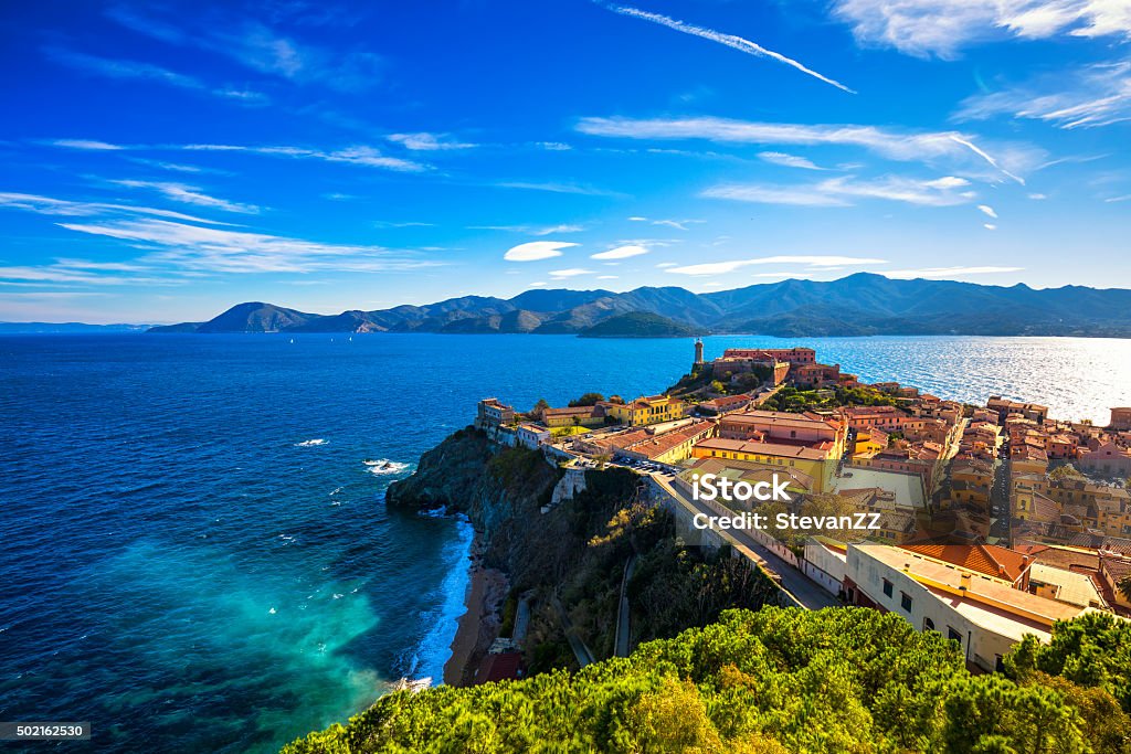 Isola d'Elba, Portoferraio veduta aerea. Faro e forte. TUSC - Foto stock royalty-free di Isola d'Elba