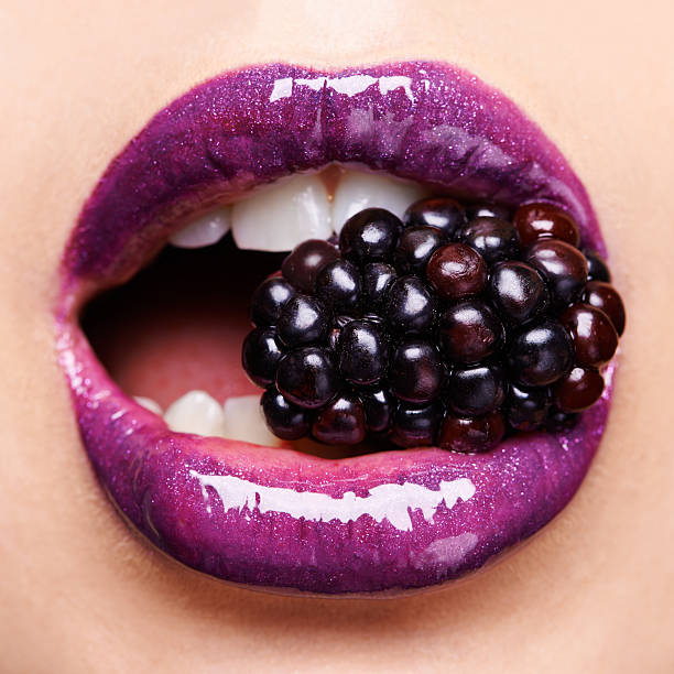 beguiling blackberry - sexy lips zdjęcia i obrazy z banku zdjęć