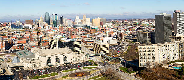 panorâmica de kansas city - kansas kansas city missouri city skyline imagens e fotografias de stock