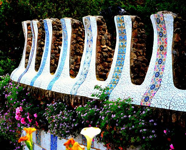 antonio gaudí park guell, barcellona, spagna - antonio gaudi outdoors horizontal barcelona foto e immagini stock