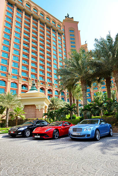 l'atlantis palm hotel e limousine - f12 foto e immagini stock