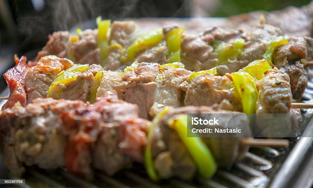 Carne a la parrilla - Foto de stock de Alimento libre de derechos