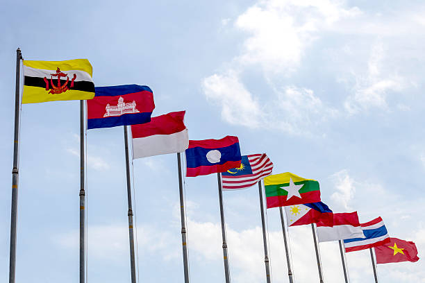 banderas nacionales de los países miembros de la comunidad económica asean aec ( - burmese culture fotografías e imágenes de stock