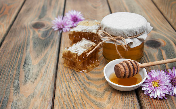 istock Jar of honey 502321406