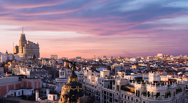 paysage urbain de madrid - madrid photos et images de collection