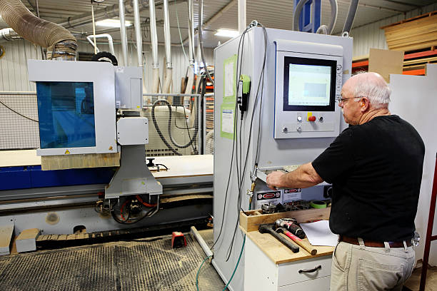 Cnc Mill Operador Foto de stock y más banco de imágenes de Máquina CNC - Máquina CNC, Madera - Material, Manufacturar - iStock Cnc Mill Operador Foto de stock y más banco de imágenes de Máquina CNC - Máquina CNC, Madera - Material, Manufacturar - iStock