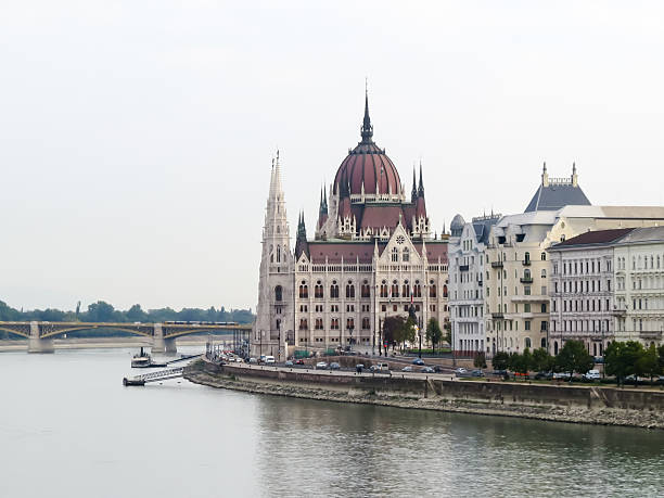palazzo del parlamento ungherese - ghotic foto e immagini stock