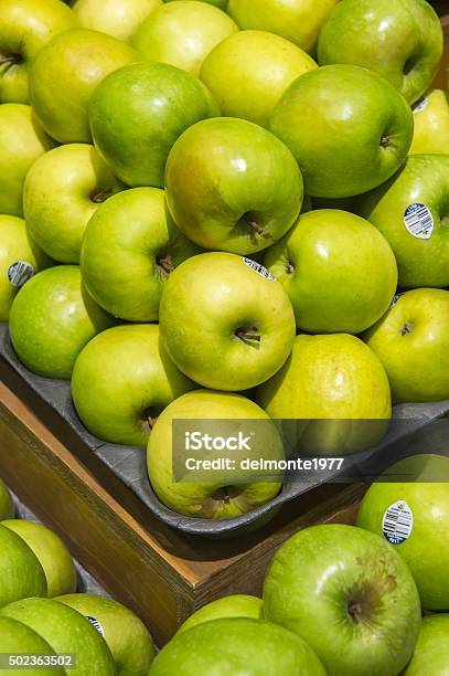 Green Apple Background Stock Photo - Download Image Now - 2015, Backgrounds, Bruise