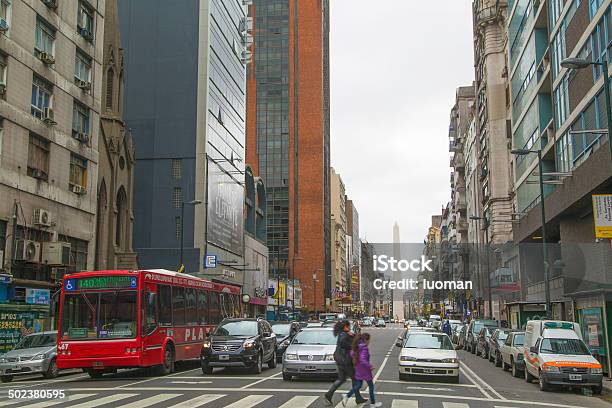 Foto de Avenida Corrientes Em Buenos Aires e mais fotos de stock de Adulto - Adulto, América do Sul, Argentina