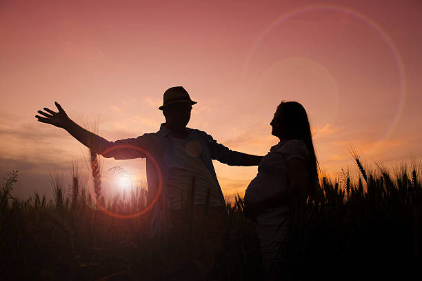 istock Pregnant couple silhouette 502416149