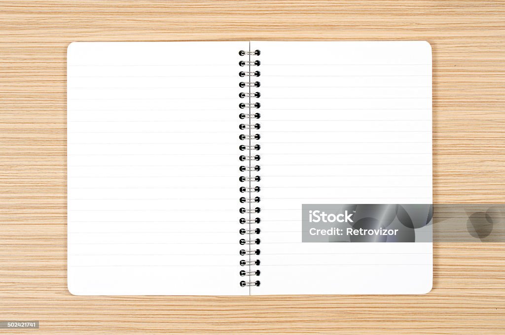 Cuaderno en la tabla - Foto de stock de Mesa - Mueble libre de derechos
