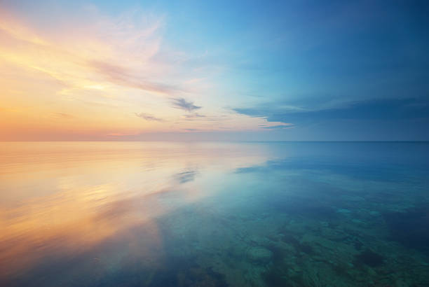 bellissimo paesaggio marino. - beach sunset sea sunrise foto e immagini stock