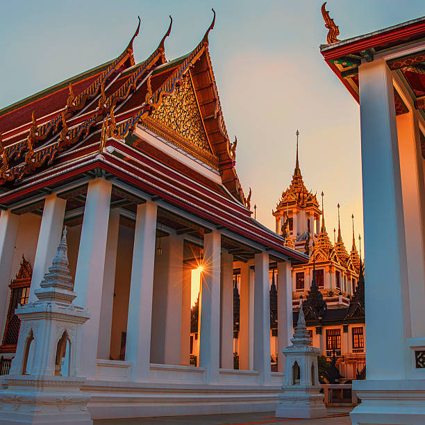 wat ratchanatdaram tempel in bangkok - iron asian culture buddhism buddha stock-fotos und bilder