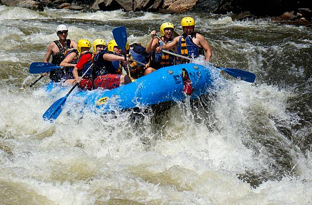 белая вода рафтинг, штат колорадо - rafting white water rafting river colorado стоковые фото и изображения