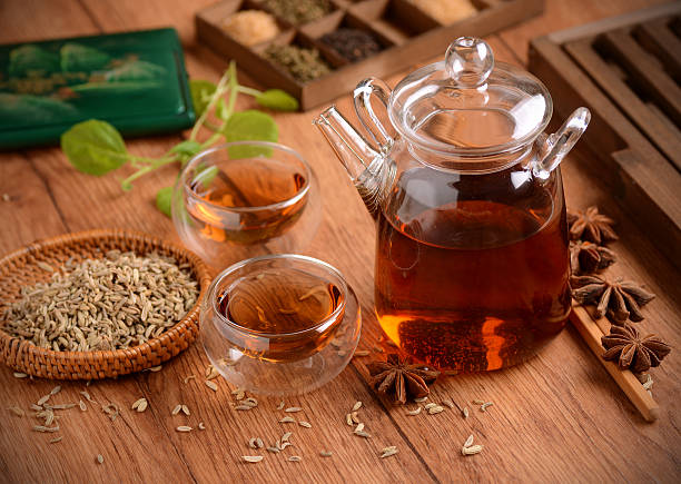 フェンネルシードを注入 - tea cup herbal tea herbal medicine tea ストックフォトと画像