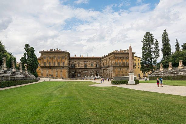 palazzo pitti, florencia, italia - oltrarno fotografías e imágenes de stock