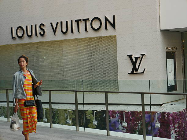 Louis vuitton store 2021 hi-res stock photography and images - Alamy