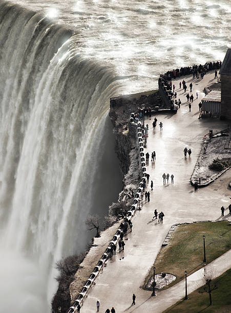 istock Niagra Falls in winter 502584856
