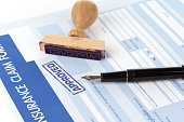 auto-versicherung-antragsformular.jpg?b=1&s=170x170&k=20&c=lxqIhagLFll7fCFM_93tAt_LOYZDanvBVURWa7AwCL0=
