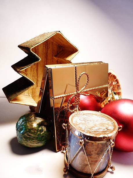 istock christmas tree drum orange dried powder compact beauty gift 502608788