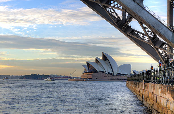 der oper von sydney, australien - girder sydney harbor bridge rivet metal stock-fotos und bilder