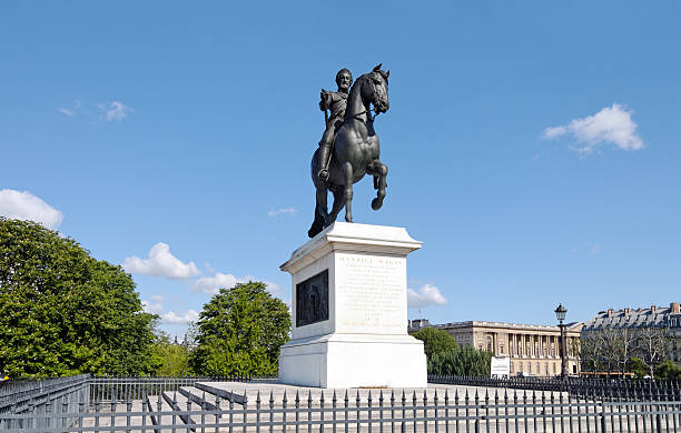 istock statue of Henri 4 statue in Paris 502630944