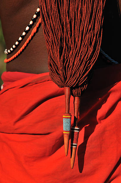 Detalle de la tradicional de Masai warrior plaited cabello - foto de stock