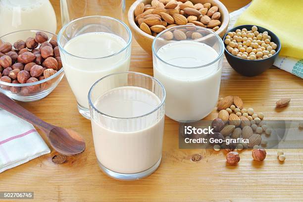 Diferentes Platos Vegetarianos Milks Foto de stock y más banco de imágenes de Almendra - Almendra, Arroz - Comida básica, Asistencia sanitaria y medicina