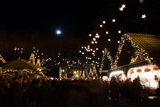 istock Busy German Christmas market 502735624