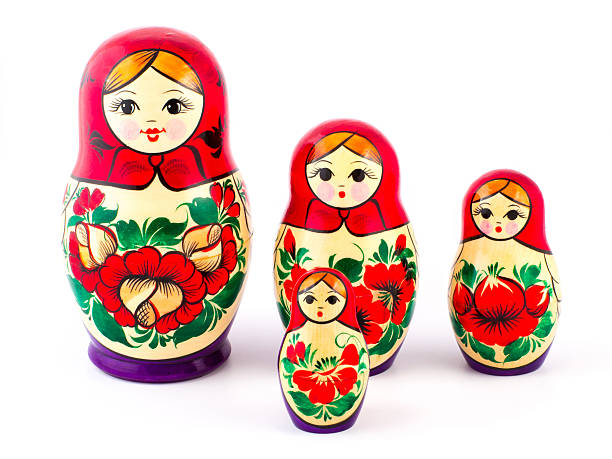 russian nesting puppen. babushkas oder matryoshkas. satz von 4 kleidungsstücken - russian nesting doll gender symbol human gender russian culture stock-fotos und bilder