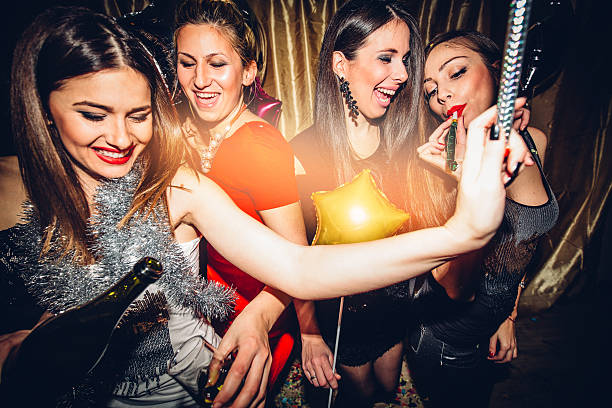 istock Girls night out 502780074
