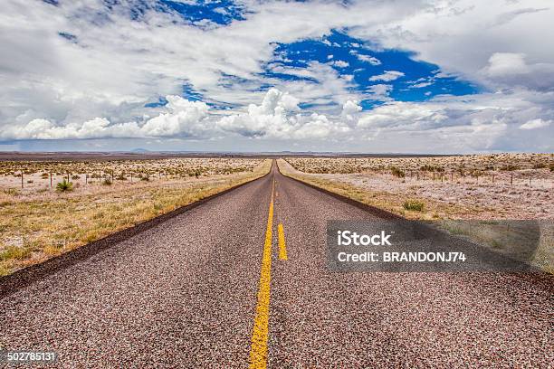 La Interminables Road Foto de stock y más banco de imágenes de Texas - Texas, Vía, Paisaje no urbano