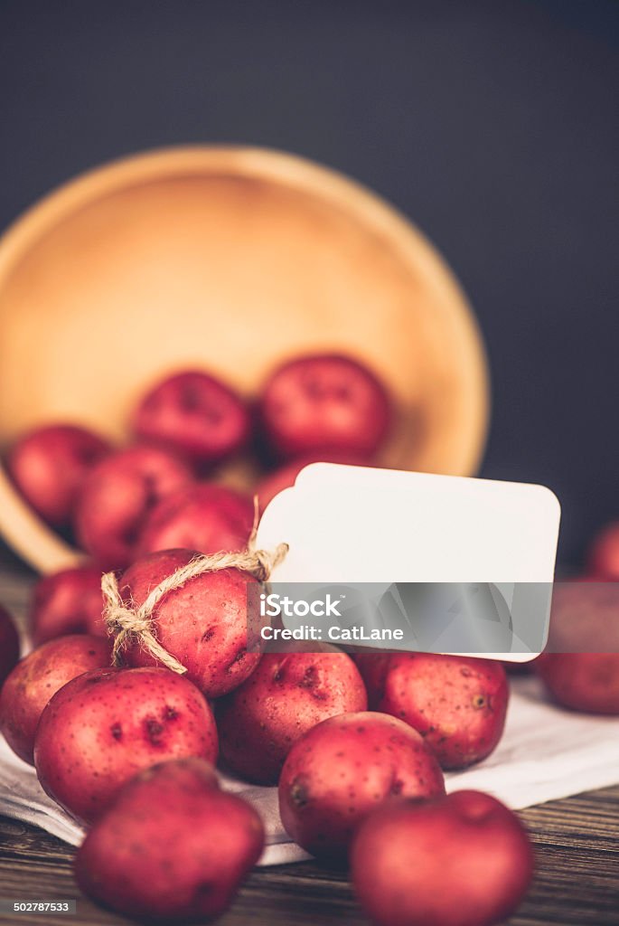 Bébé bio cultivés localement de pommes de terre rouge - Photo de Agrafe libre de droits