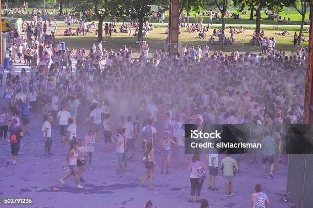 Holi Fusion Fest Di Torino - Fotografie stock e altre immagini di Ambientazione esterna - Ambientazione esterna, Andare in discoteca, Assistere