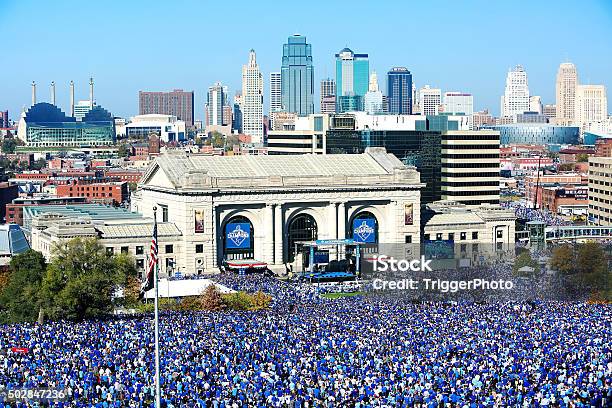 Kansas City Royals World Series Celebration 2015 Stock Photo - Download Image Now - Kansas City - Missouri, Kansas City Royals, Fan - Enthusiast