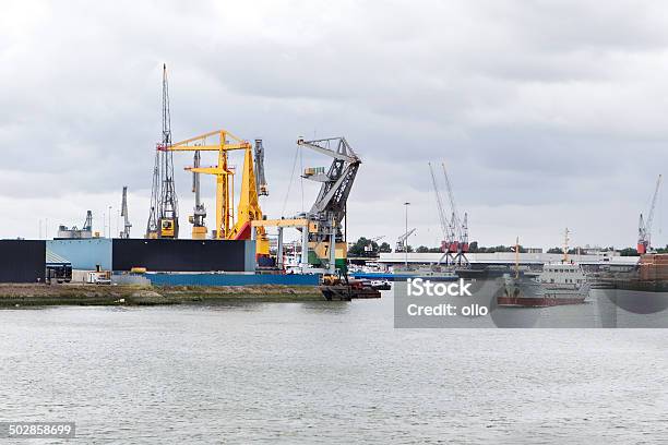 Puerto De Rotterdam Foto de stock y más banco de imágenes de Acero - Acero, Agua, Aire libre