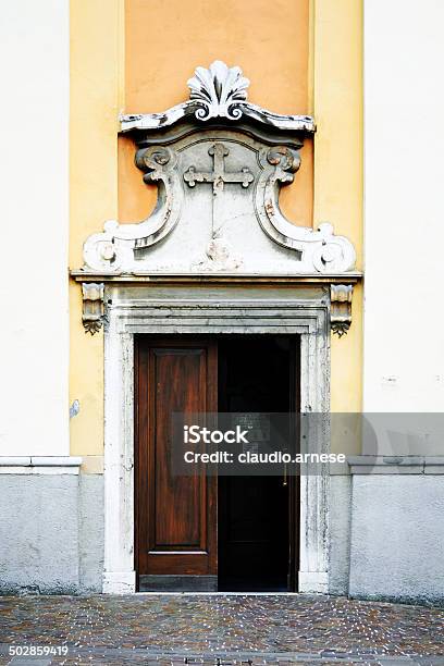 Chiesa Porta Immagine A Colori - Fotografie stock e altre immagini di Ambientazione esterna - Ambientazione esterna, Cardine, Chiesa