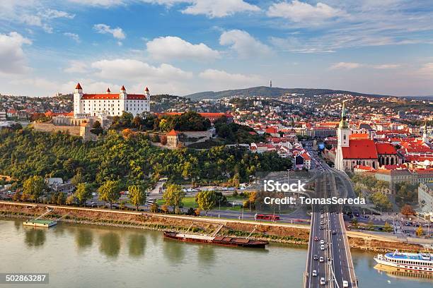 Photo libre de droit de Bratislavavue Aérienne banque d'images et plus d'images libres de droit de Bratislava - Bratislava, Slovaquie, Château de Bratislava