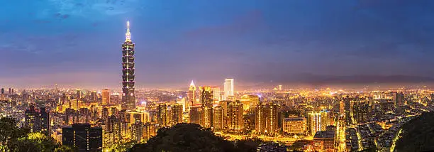 Panorama Taipei skyline Taiwan at dusk.