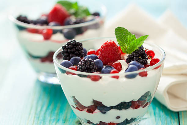 후르트 파르페 - dessert blueberry cream parfait 뉴스 사진 이미지