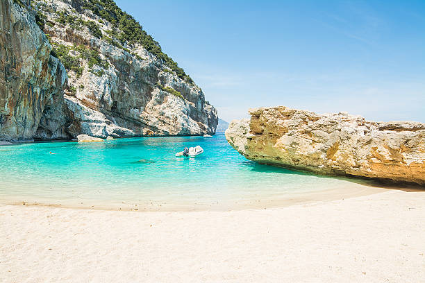 istock boat in the turquoise water 502955141