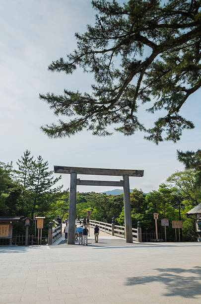 l'interno del santuario (naiku) di ise jingu. - ise foto e immagini stock