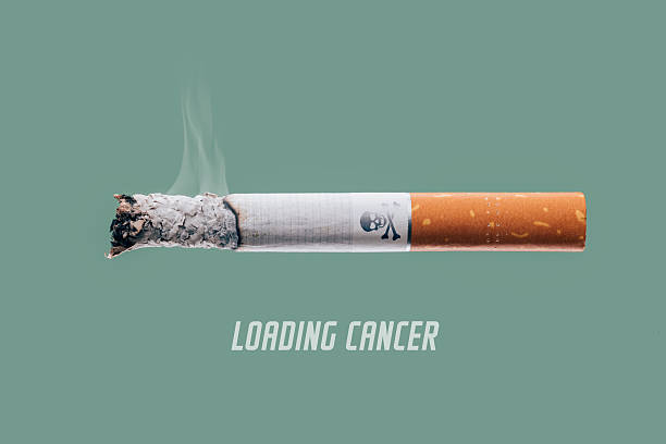 chargement du cancer - smoking issues photos photos et images de collection