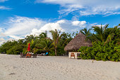 malediven-tropisches-paradies-kleine-bar-am-strand.jpg?b=1&s=170x170&k=20&c=yzNoWlw5cHreKdD2ZeAMXTG-UTtmxJFYfSRJ5AdUyMM=