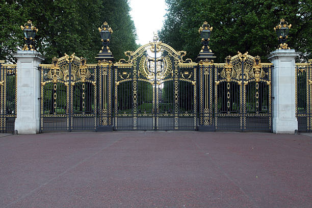 istock Door hyde park in london 503010491