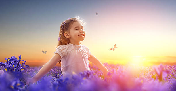 istock flower girl 503018340