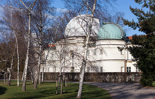 observatório stefanik. petrin. praga. - stefanik observatory imagens e fotografias de stock