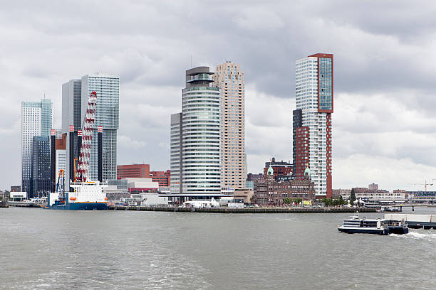 istock Kop van Zuid, Wilhelminakade, Rotterdam 503026119