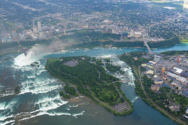 istock Niagara Falls in overcast day 503026637